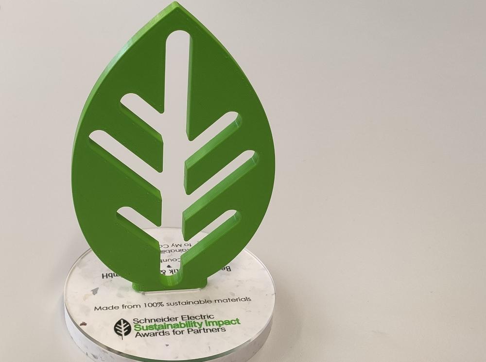 sustainability_award_trophy_01.jpg