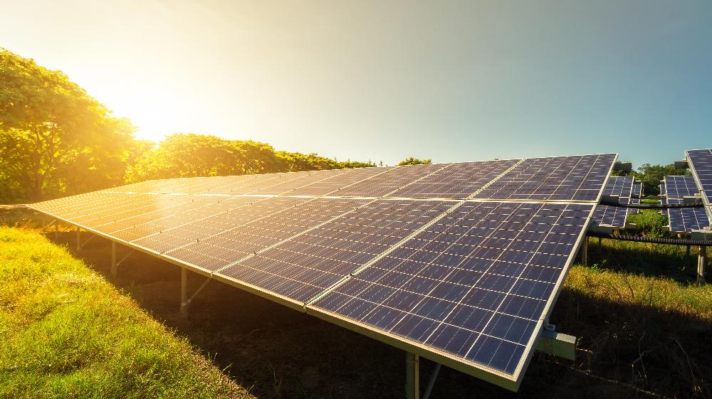 Villaya Flex von Schneider Electric: Microgrid-Lösung für sauberen Strom in netzfernen Gemeinden