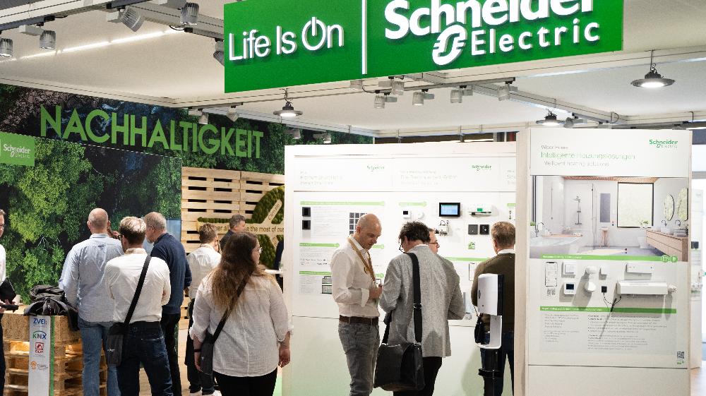 ISH 2023: Schneider Electric präsentiert Portfolio für Energieeffizienz im Gebäudebereich