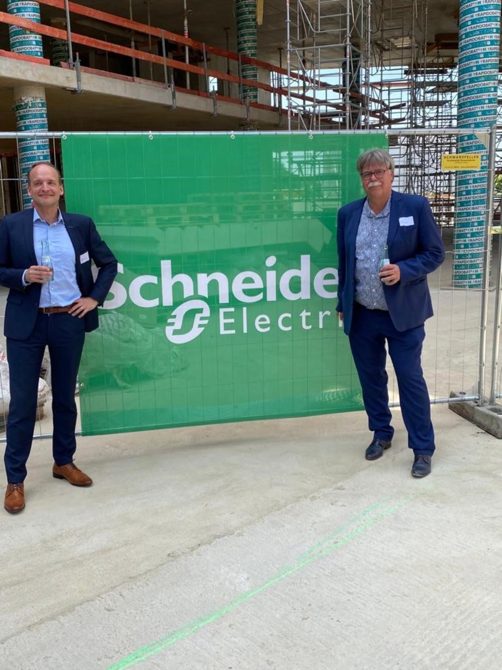 David Emin, VP Service DACH, und Daniel Rook, VP HR DACH.jpg