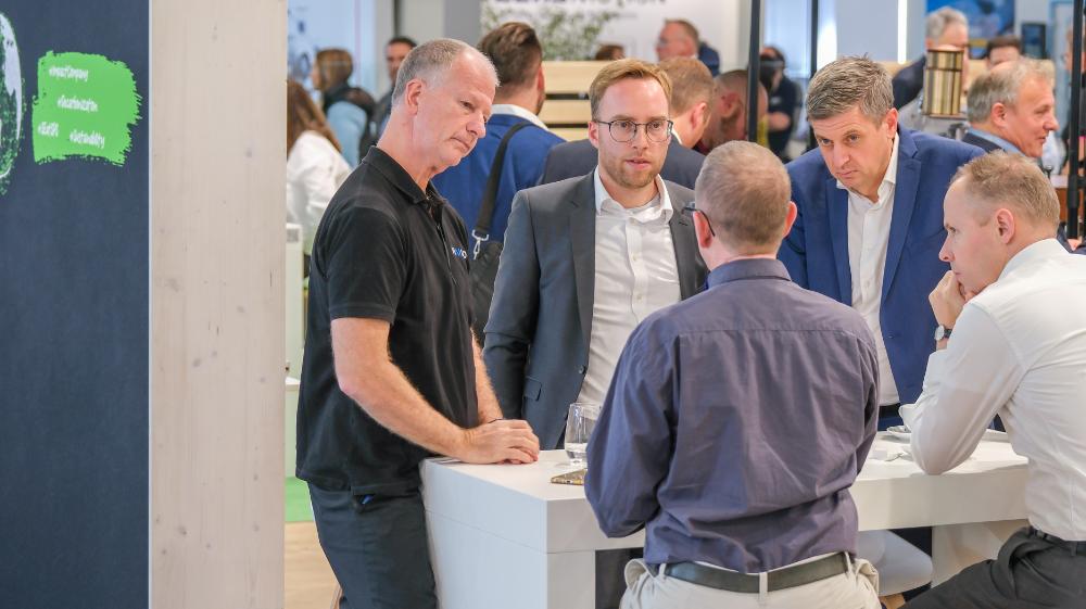 Schneider Electric integriert KI-Prozessoren von Hailo