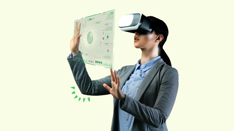 lady is using VR glass 