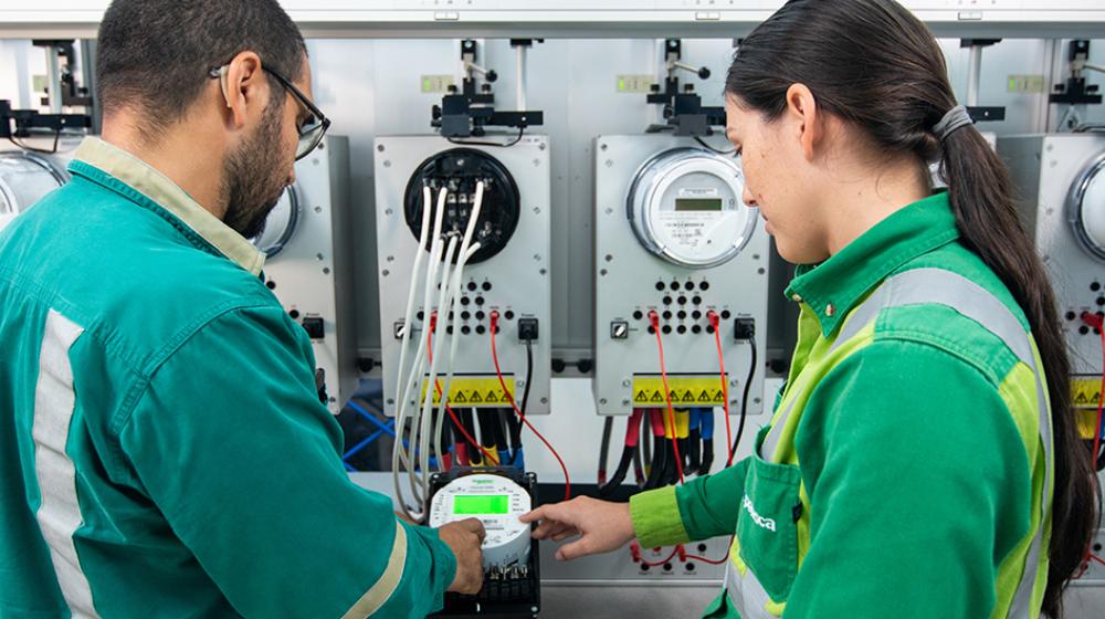 Red eléctrica inteligente optimiza la distribución y consumo energético