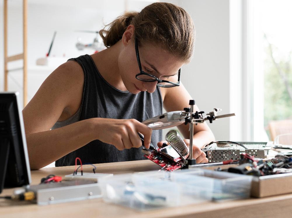 La fuerza de la diversidad: inclusión de mujeres en STEM para el desarrollo social y empresarial