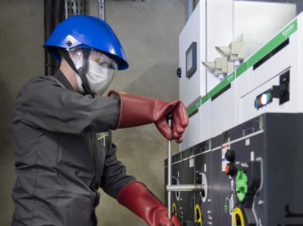Schneider_Electric_Renault_SF6-free_s.jpg