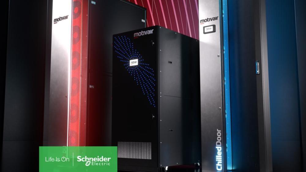 Schneider Electric uvádí na trh komplexní portfolio kapalinového chlazení pro datová centra a AI