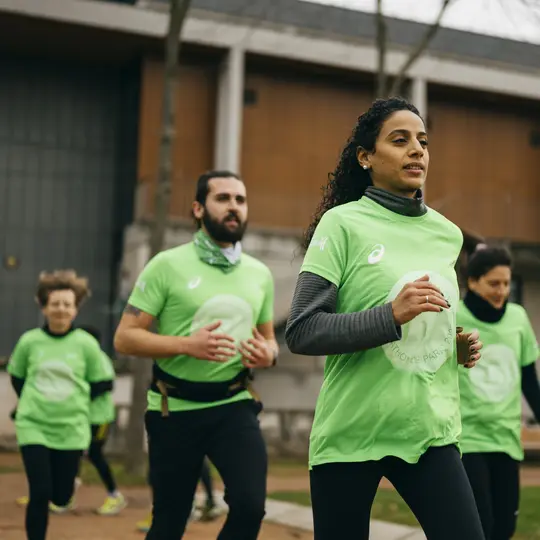 Un groupe de cadres dirigeants en plein travail