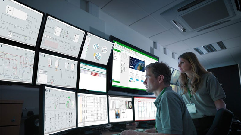 IGSS Multi Monitor Control Room