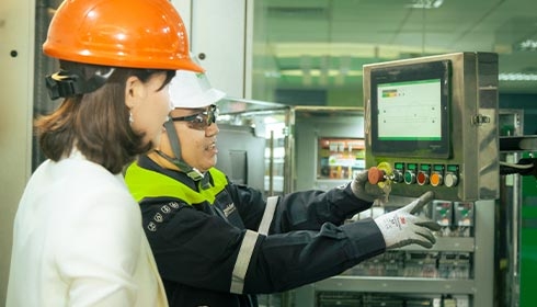 services consultant analyzing asset performance 