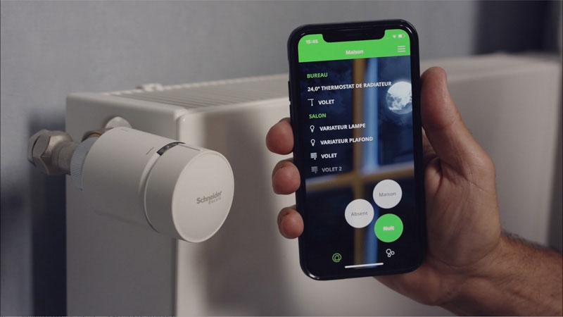 Thermostat connected with the Schneider Electric application
