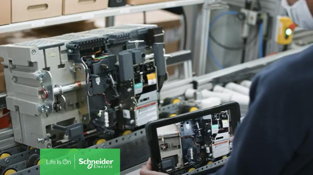 Schneider Electric lance une offre de disjoncteurs MasterPacT certifiés "économie circulaire"