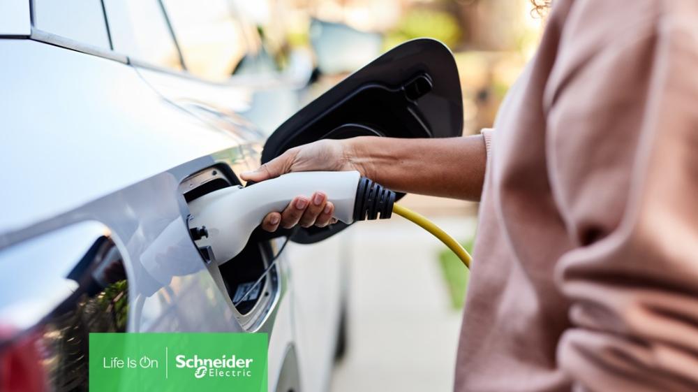 Schneider Electric et Star Charge annoncent la création d'une coentreprise pour accompagner la croissance du marché européen de la charge du véhicule électrique et du stockage d'énergie