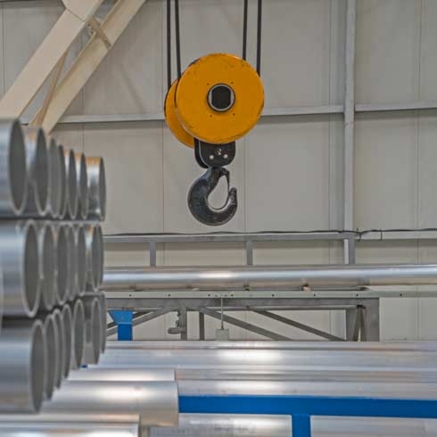 Crane hook in aluminium factory