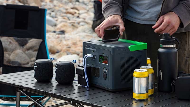 A device and the speakers