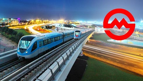 Immagine di un treno a Dubai con il logo Shanghai-Metro integrato nell’immagine