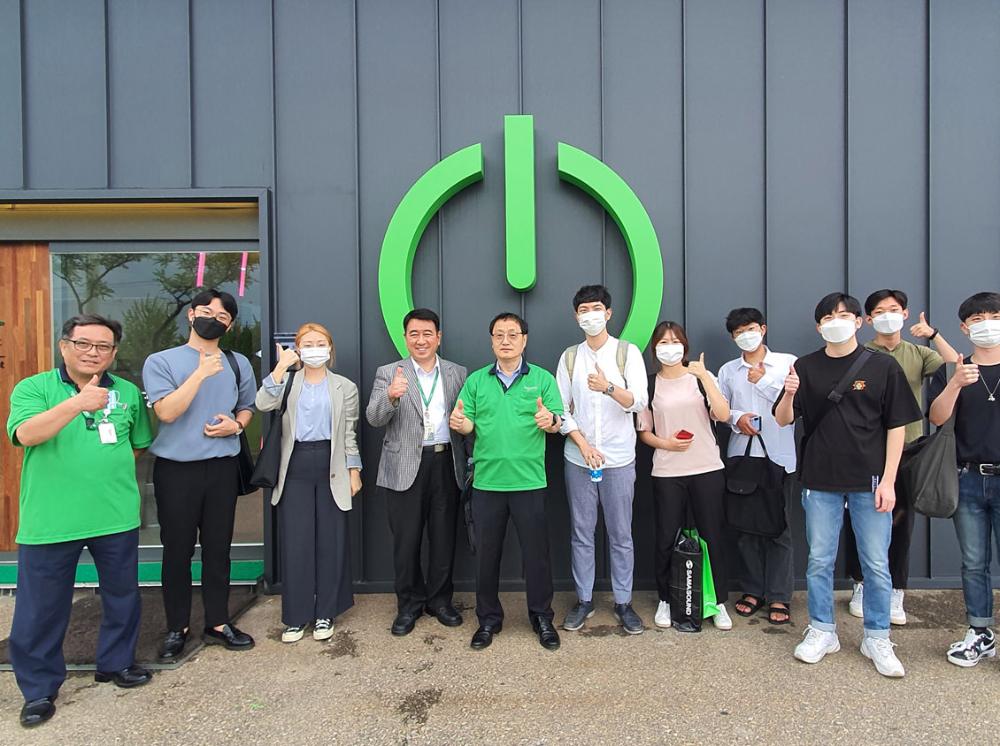 슈나이더 일렉트릭 익산 스마트팩토리에 방문한 유니버시티 앰버서더 2기 학생들