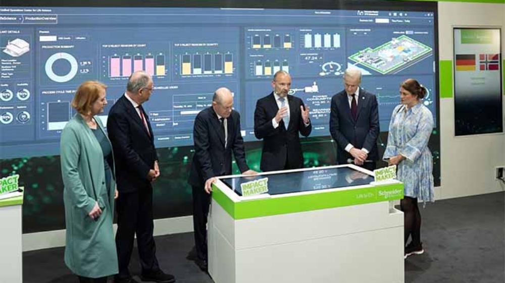 Schneider Electric destaca la importancia del software, la automatización y la electrificación para acelerar la competitividad industrial en la Hannover Messe 2024