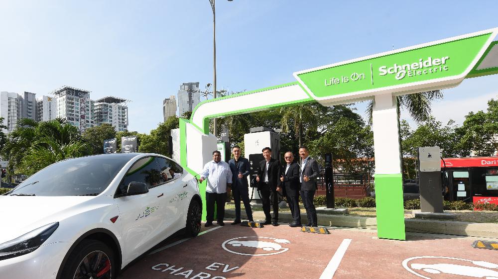 Schneider Electric Launched its First Advanced DC Public EV Charging Hub in Petaling Jaya, in Partnership with JusEV