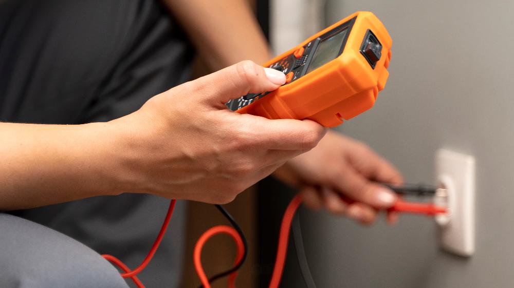 Seguridad eléctrica en el hogar: 5 recomendaciones que todo peruano debe conocer