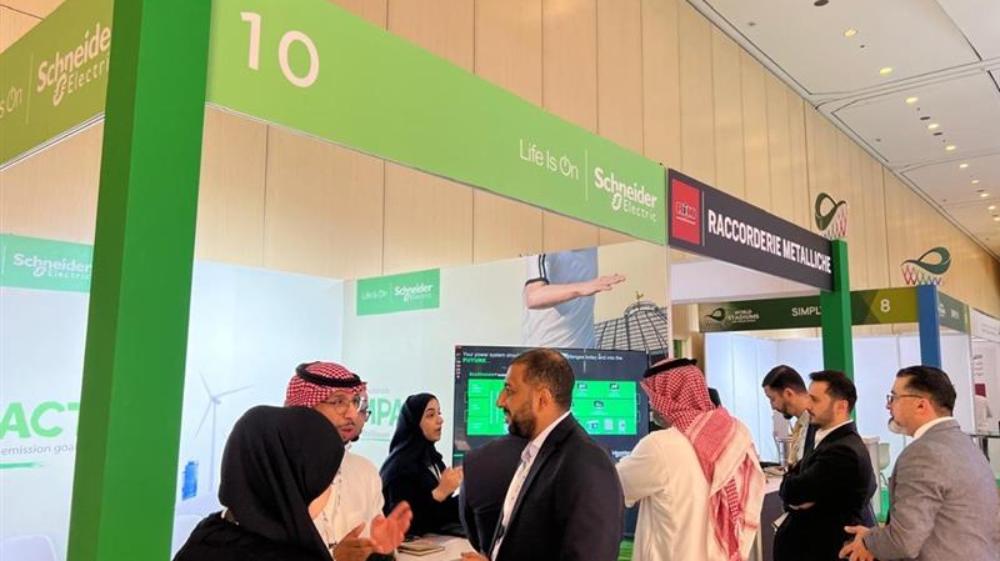 شنايدر إلكتريك تستعرض حلولها الذكية والمستدامة للقطاع الرياضي في قمة الملاعب والصالات العالمية بالرياض