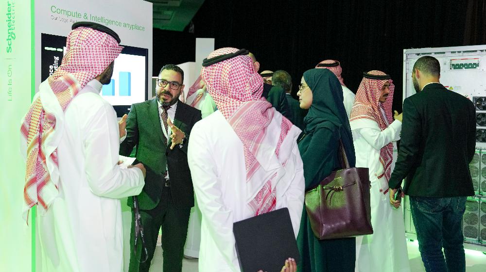قيادة مستقبل المملكة نحو اقتصاد رقمي مرن ومستدام شنايدر إلكتريك توقّع مذكرات تفاهم استراتيجية مع شركات رائدة خلال قمة الابتكار بالرياض 2025