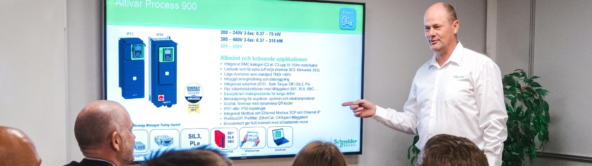 Dan Lott, Sales at Schneider Electric conducting a training with Modern Elteknik personell.