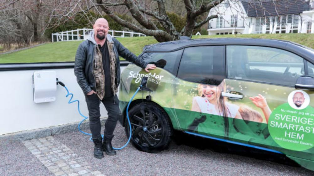 Anders Bagge laddar elbilen säkrare och snabbare med EVlink