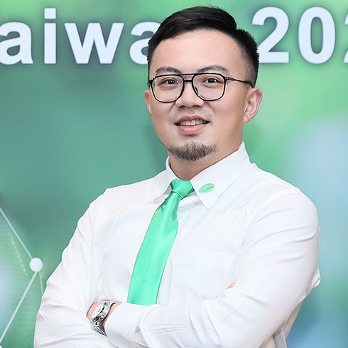 Portrait of Schneider Electric Product Application Consultant Lin Lianghan