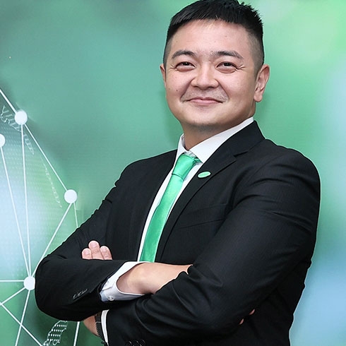 Portrait shot of Schneider Electric Product Application Consultant Liang Ruochen