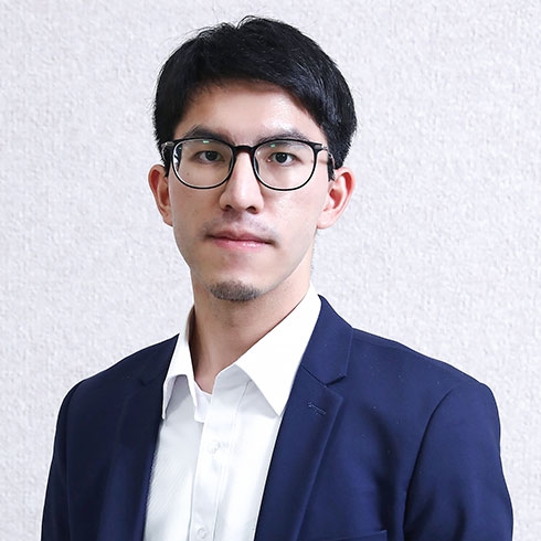 Portrait shot of Schneider Electric Product Application Consultant Zheng Xiangjun