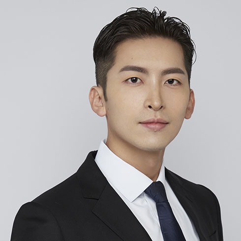 Portrait shot of Schneider Electric Product Application Consultant Li Yancheng