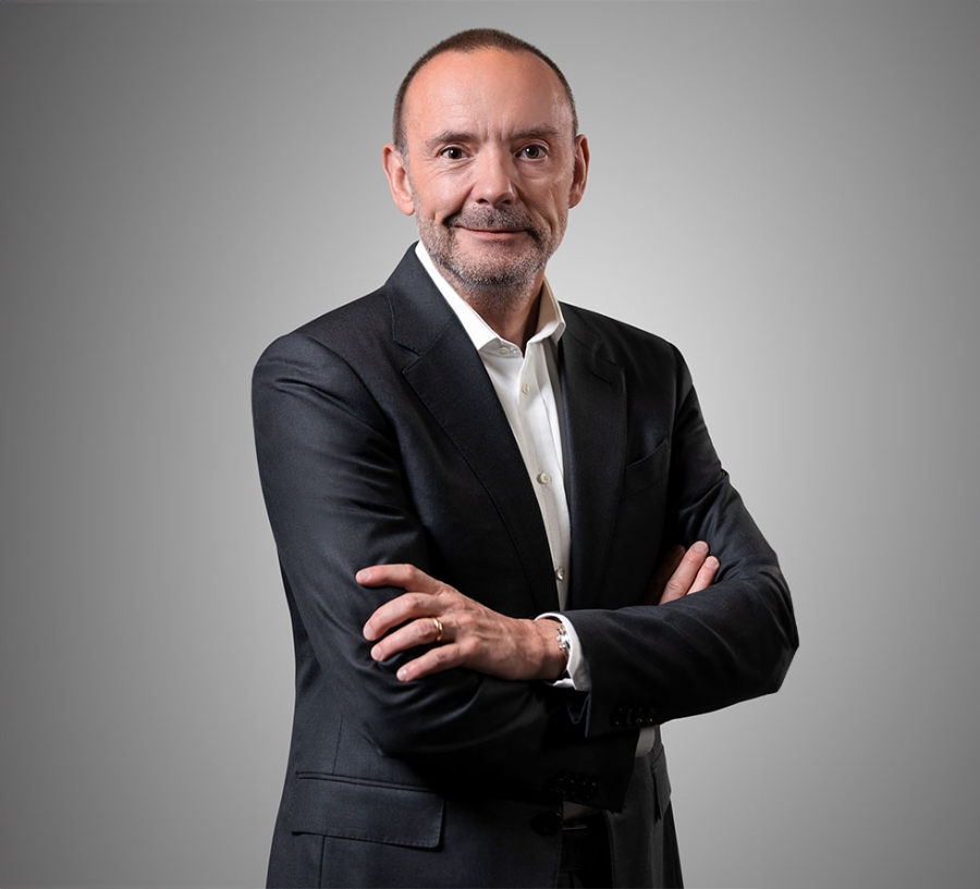 portrait of our CEO Peter Herweck