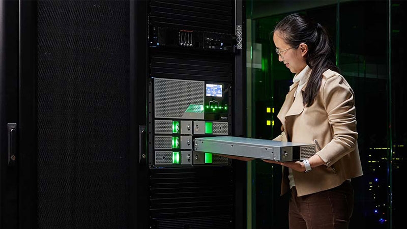  IT Professional Admin end user with an APC Smart-UPS Modular Ultra lithium-ion battery module