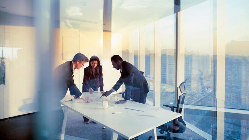 Spacelogic touchscreen room comtroller