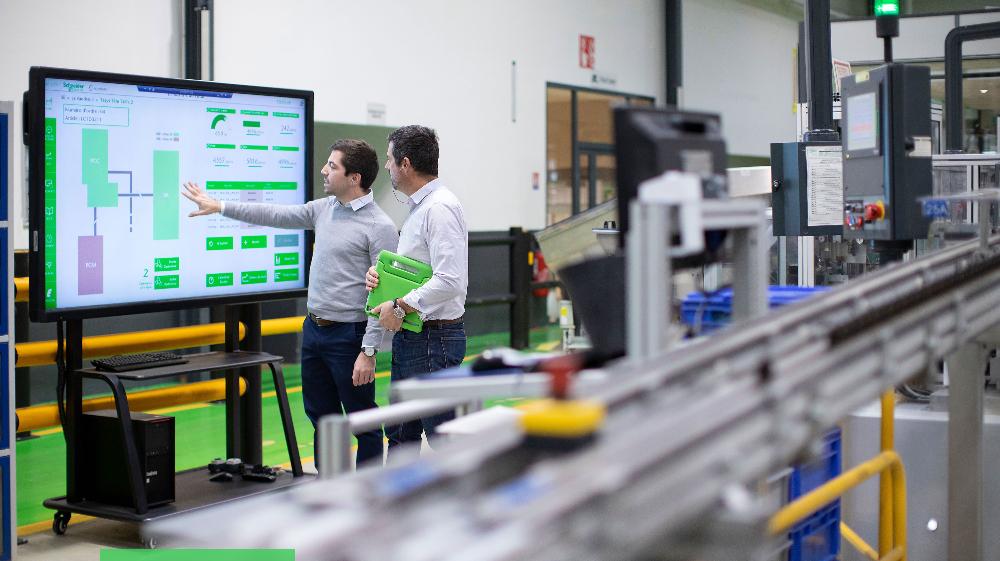 Schneider Electric Smart Distribution Center in Evreux, France, leverages EcoStruxure to improve operational and energy efficiency
