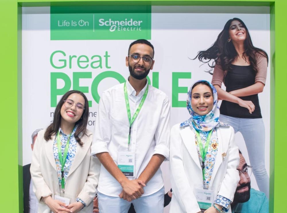 Team GreenOverMorrow, Schneider Go Green Winners 2022 (.png)