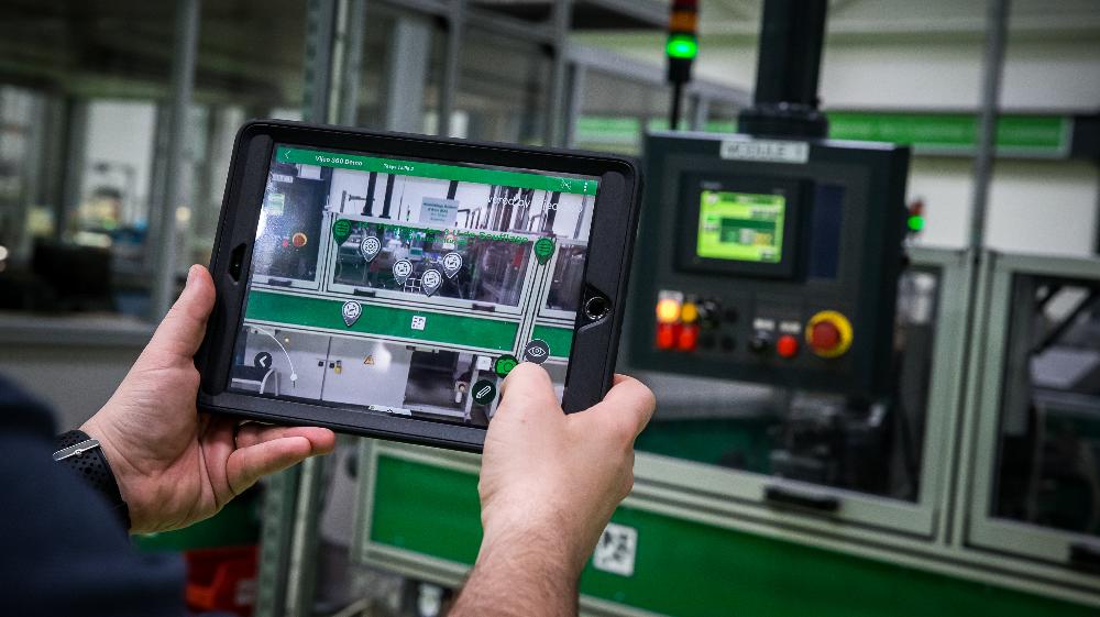 Schneider Electric transforme son site du Vaudreuil en Vitrine de l’Industrie du Futur grâce à ses offres EcoStruxure for Industry