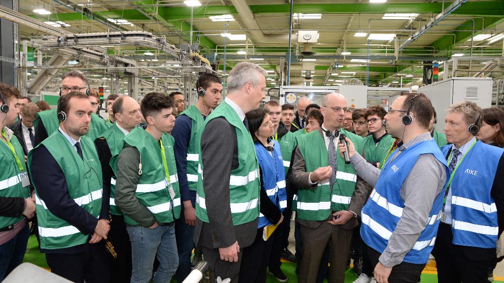 Au Vaudreuil, Schneider Electric, présente aux jeunes une image innovante de l’industrie