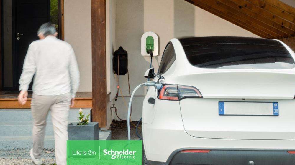 Schneider Electric lance Schneider Charge : la nouvelle borne de recharge intelligente pour véhicules électriques